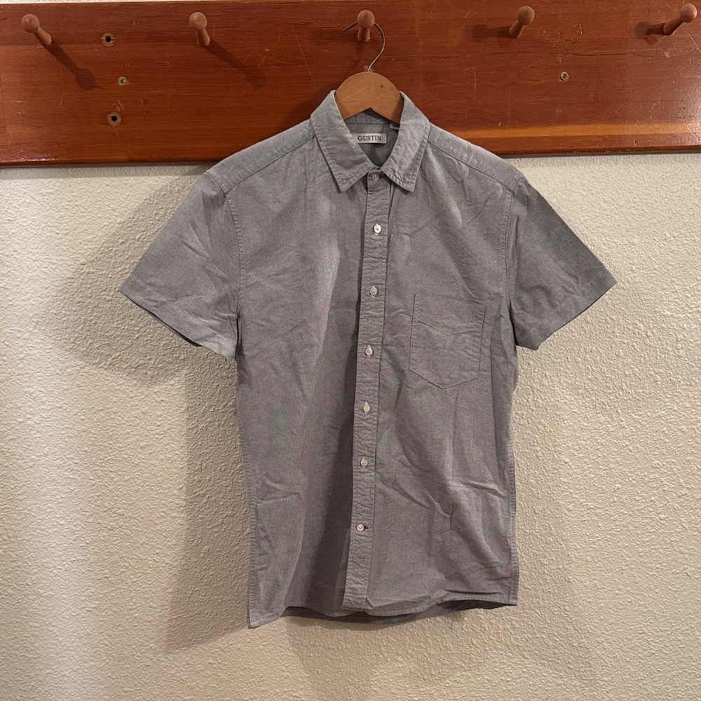 Gustin Men's Gray Oxford button down short sleeve shirt-size medium